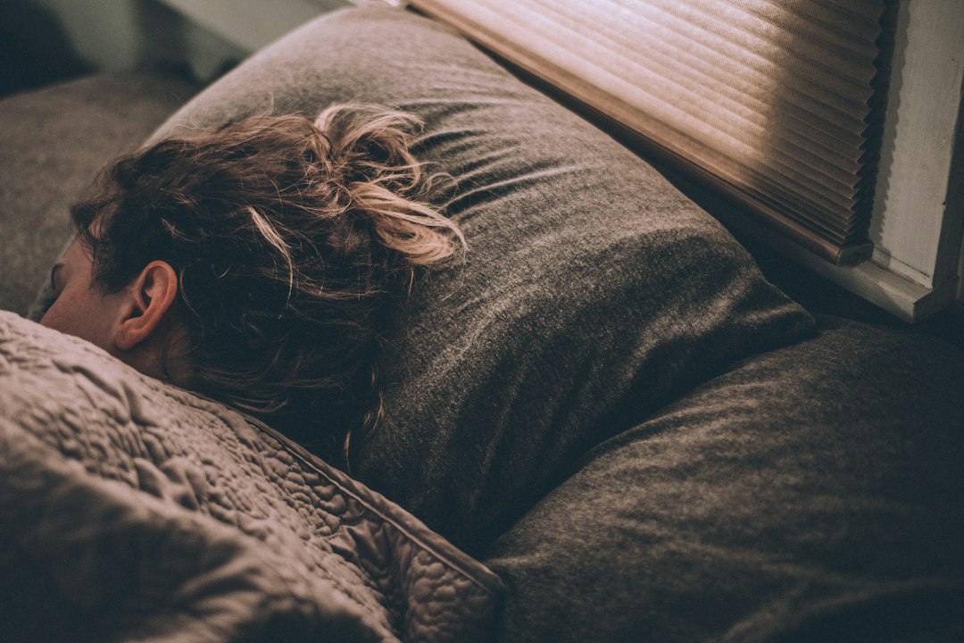 Cansaço Físico e Mental: Como Recuperar a Energia e a Função Cognitiva Durante o Sono